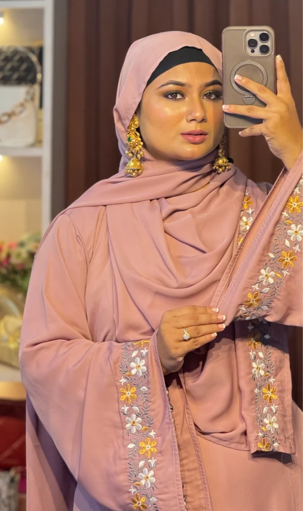 Elegant Embroidered Zainab Abaya - Image 3